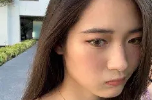 对吃瓜盟主还死心踏地的人如果还有求真的勇气就去抖音看潮妈下面关于吃瓜盟主的直播切片你可以不理潮妈的话只看的切片看完了再到网上交流。